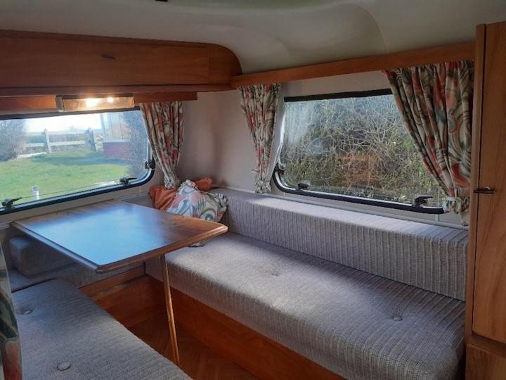 נורוויץ'' Sundial Cottage Eriba Caravan מראה חיצוני תמונה